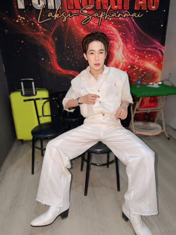 Best默默陪伴Big芬兰家大哥的场景