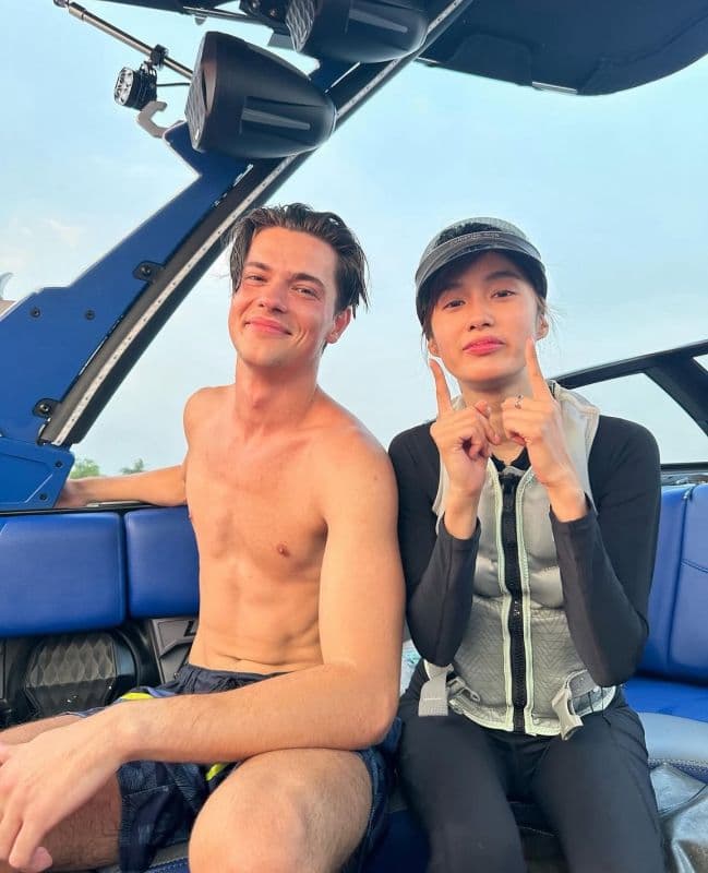 เก๋ไก๋与男友家人相处的温馨瞬间