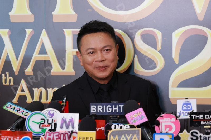 蒙肯·盖恩坤访谈结束时的合影